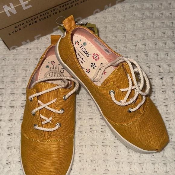 Brand New - TOMS Sunflower Heritage Canvas - Picture 4 of 6
